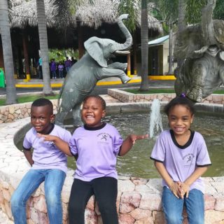 23795871_1574231929286658_6133709835075853474_n